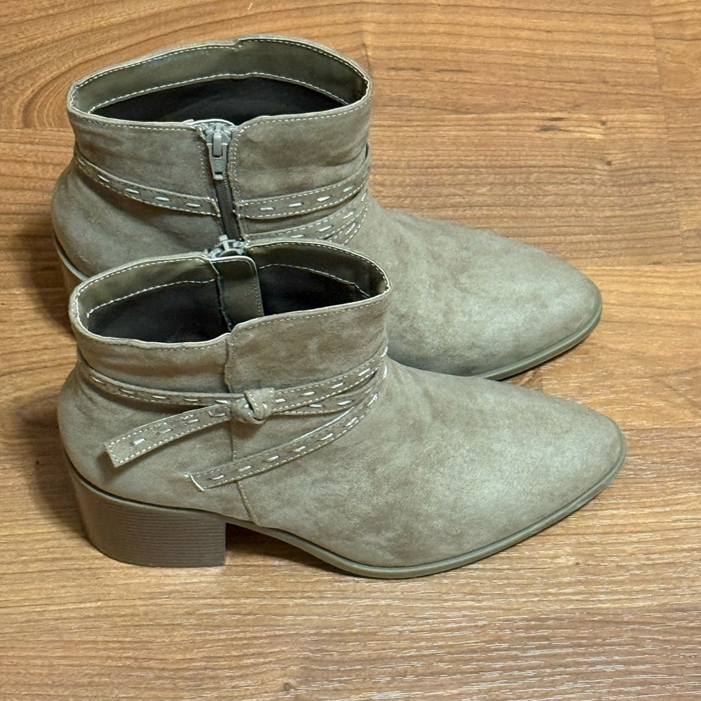 Women's Suede Ankle Boots in Taupe Size 11 - Picture 3 of 6